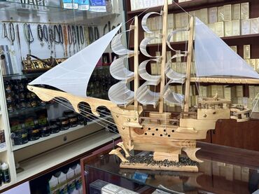 спорт товары баку: Ağacdan hazırlanmış yelkənli gəmi modeli. Dekorativ məqsədlər üçün