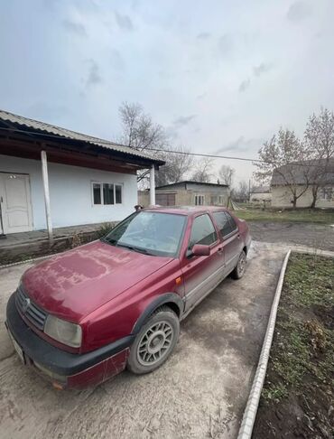 Volkswagen: Volkswagen Vento: 1992 г., 1.8 л, Механика, Бензин, Седан