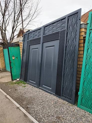 Распашные ворота: Металлические ворота с декоративными панелями .Ферма и навесом любой — 4