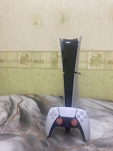 Playstation 5 yalniz Xbox series X ile Barter icinde 36 oyun var pullu