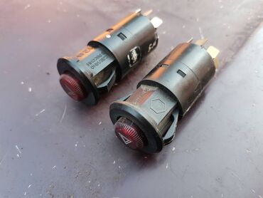 Auto delovi: Prekidač sva četri žmigavca Lada 2105,2107 Riva, Lada 2104 Karavan — 1