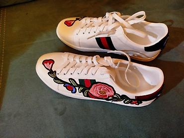 krosovkalar: Gucci, Ölçü: 41, rəng - Ağ, Yeni — 1
