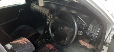 машинка гелик: Mercedes-Benz C‑Class (W202), правый руль, седан, серебристый. Кузов