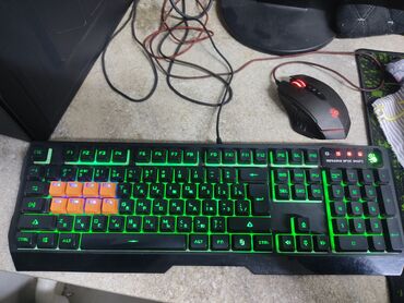 клавиатура и мышка: Топовая игровая клавиатура Bloody B188, Состояние отличное С RGB