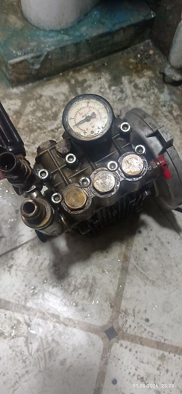 lehim aparati: Yüksək təzyiqli yuma aparatına aid nasos/motor bloku. Şəkillərdə — 3