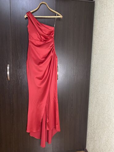 красное платье: Вечернее платье, Русалка, Длинная модель, Атлас, Без рукавов, Шлейф