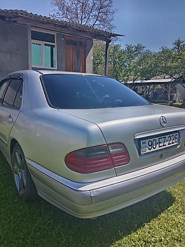 bmw e 38: Mercedes-Benz E-Class (W210) sedan - Kuzov: 4 qapılı sedan, gümüşü — 5