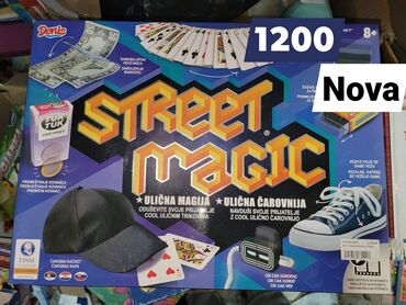 Igračke: Drvena podloga sa metalnim žicama različitih boja, na kojima su — 15