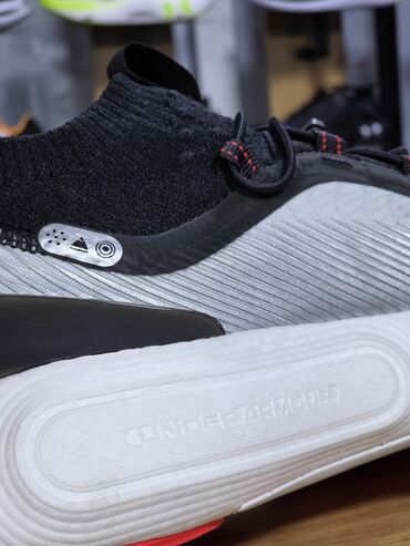 Кроссовки и спортивная обувь: Мужские кроссовки, 41, Under Armour, Новый, цвет - Серый — 9