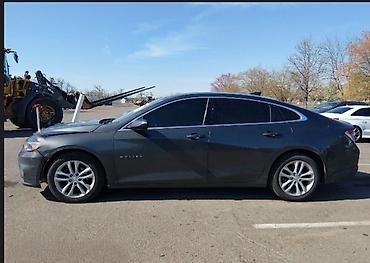 cherry masin: 2017 Malibu Lt, Böyük Manitor, Airbagların hansı salamat 4 qapı — 5