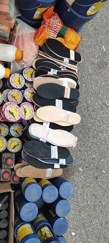 Digər xidmətlər: Təcilli avropaya getdiyimə bütün evdə olan ayaqqabı kremi, ayaqqabı — 8