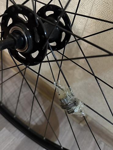 Велозапчасти: Переднееколесо 26 Диаметр: 26 Обод: двойной алюминиевый, под — 5