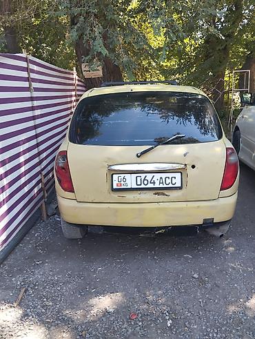 mini ev: Daihatsu Sirion: 1999 г., 1 л, Механика, Бензин, Хэтчбэк — 2