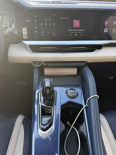 howo v7x: Geely Monjaro: 2022 г., 1.5 л, Автомат, Гибрид, Кроссовер — 8