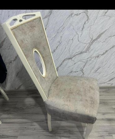 stul ustu: Qonaq otağı üçün, İşlənmiş, Stul