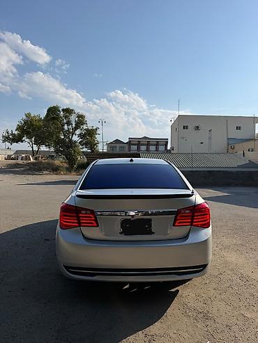 chevrolet cruze faralar: Chevrolet Cruze sedan – gümüşü rəng Xüsusiyyətlər: - Korpus: 4 qapılı — 2