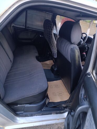 QAZ: QAZ 3110: 2.4 l | 2003 il 182000 km Sedan — 9