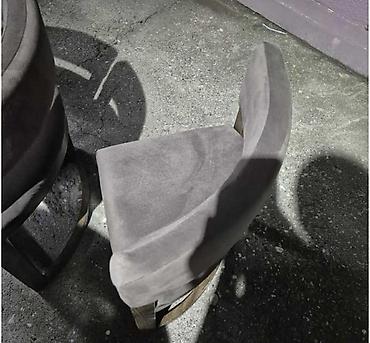 Setovi stolova i stolica: Sto + 4 stolice. Bez — 13