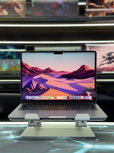 самая дешевая клавиатура с подсветкой: Ноутбук, Apple, 8 ГБ ОЭТ, Apple M3, 13.5 ", Колдонулган, Жумуш, окуу үчүн, эс тутум NVMe SSD