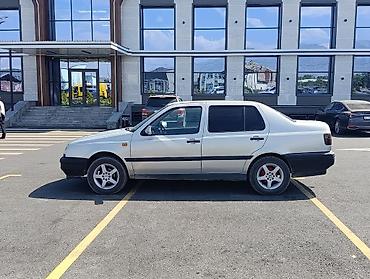 купить вакуум: Volkswagen Vento: 1994 г., Механика, Седан — 2