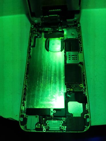 Apple iPhone: IPhone 6, Gümüşü, Qırıq — 18