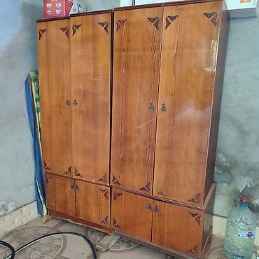 bar mebeli: Klassik üslubda iri divar qabı/sekretər dəsti. Xüsusiyyətlər: - — 3