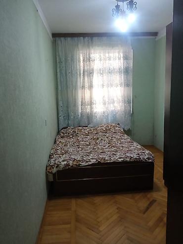sirvanda satilan evler 2025: Samaxinka terefde leyla sadlig sarayina yaxin 2 otaqli orta temirli — 1