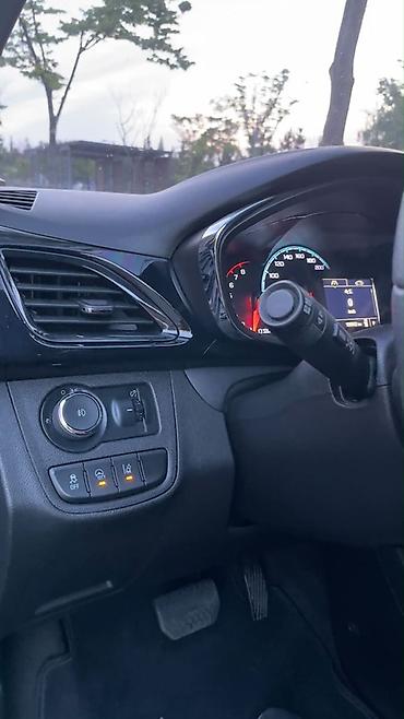 apollo solo: Chevrolet Spark: 2017 г., 0.1 л, Автомат, Бензин, Хэтчбэк — 2