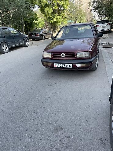 vento: Volkswagen Vento: 1994 г., 1.8 л, Механика, Бензин, Седан — 4