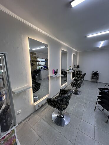 Стеллажи: На заказ изготовим стеллажи, кронштейны, стойки, примерочные со — 33