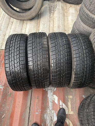 Комплект зимних шин Goodyear (4 шт.) - Размер: 195/65 R15 - Индекс