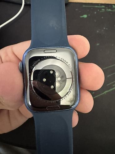 смарт кольцо: Apple Watch Series 7, 45 мм, алюминиевый корпус (синий) — 1