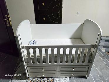 korpə uşaq yataqları: Oğlan və qız üçün, İşlənmiş, Beşik, Matras ilə — 3