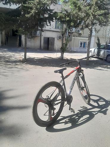 Velosipedlər: Crosser dağ/şosse hibrid velosipedi - Gözoxşayan qara-qırmızı dizayn — 1