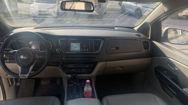 Kia: Kia Carnival: 2015 г., 2.2 л, Автомат, Дизель, Минивэн — 10
