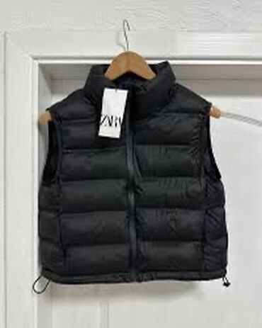 прокат национальных костюмов для детей: Стеганый утеплённый жилет, черный. - Крой: укороченный, прямой