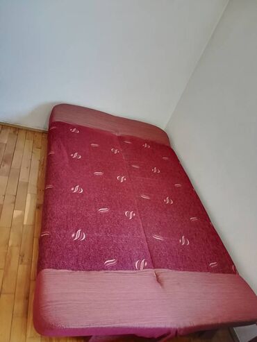 komode sa ogledalom za spavacu sobu: KREVET - Prodaja kreveta na makaze, bordo boje bez ikakvih ostecenja