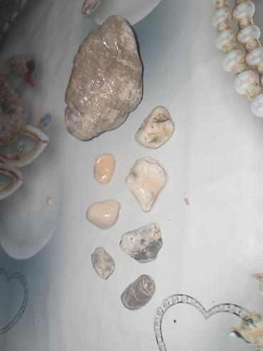 Dekorativ daşlar: Məhsul: Toplanmış təbii daşlar dəsti Təsvir: - Fərqli ölçü və — 1