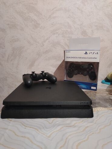 Digər oyun və konsollar: Salam PlayStation 4 slim 2 joysticklə içində bahalı oyunlar