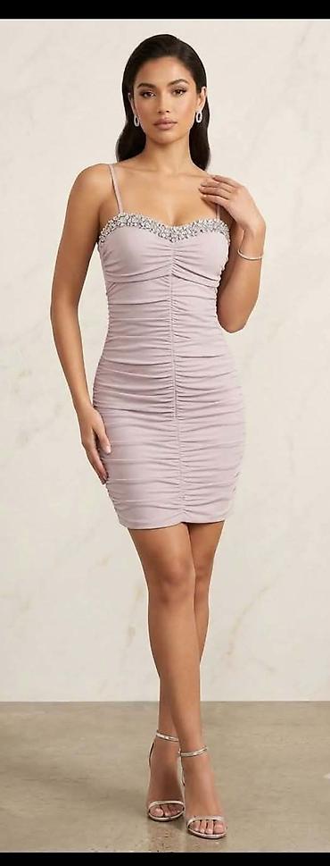 primark temisvar: Haljina nezno roze bojacirkoni iznad grudi
Velicina S,M,L
1100 din🔴🔴 — 1