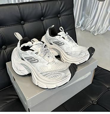 tech flees: Balenciaga ( копия ) 10XL в белом цвете — одна из самых узнаваемых и — 1