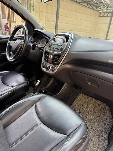 Chevrolet: Chevrolet Spark: 2017 г., 1 л, Автомат, Бензин, Хэтчбэк — 4