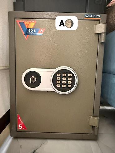 Digər biznes avadanlığı: AYGUN 🌖550 azn ‼️ Seyf satılır baha alinib 1100 manata alınıb İdeal — 1
