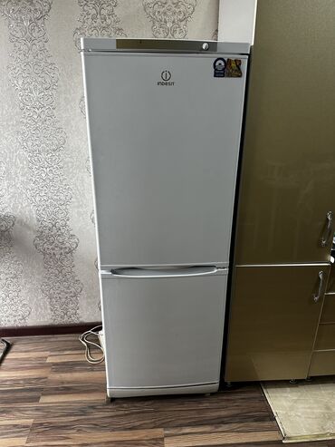 холодильники indesit: Муздаткыч Indesit, Колдонулган, Эки эшиктүү, 70 * 180 *