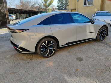 Mazda: Mazda : 2025 г., Автомат, Электромобиль, Седан — 10