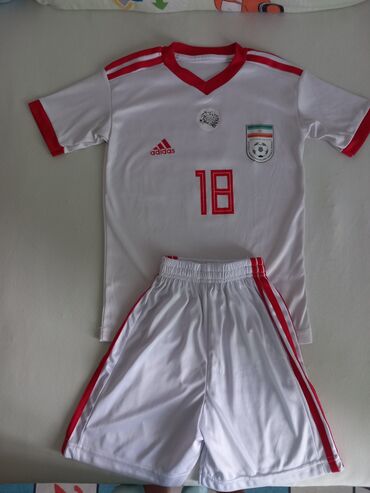 debele helanke za zimu: Nov,adidas dres i sorc.Velicina 128