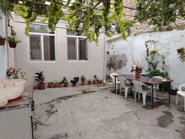 Uzunmüddətli kirayə mənzillər: Mərdakanda əsas yolun ustunda 4 otaqli ev.satilir .dəniz yoluna — 8