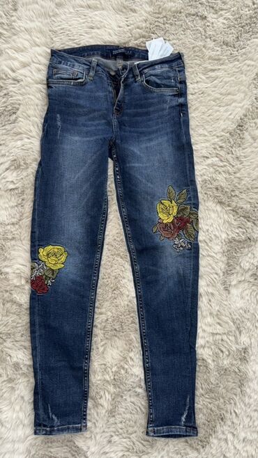 Farmerke: Ženska garderoba – više komada 1) Print pantalone - Materijal: lagana na lalafo.rs — 4 Farmerke: Ženska garderoba – više komada 1) Print pantalone - Materijal: lagana — 4