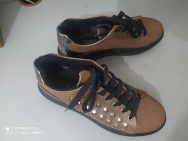 ayaqqabı 38: Кроссовки и спортивная обувь