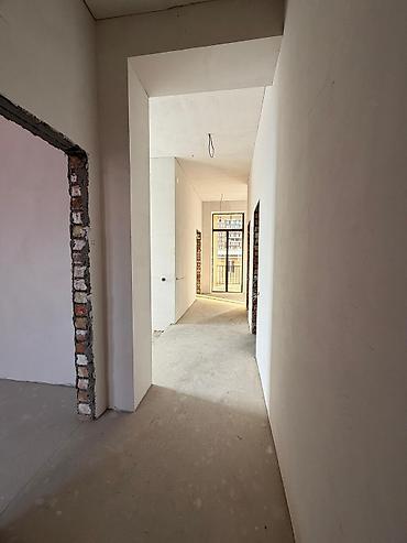 Продажа квартир: 5 и более комнат, 190 м² — 23